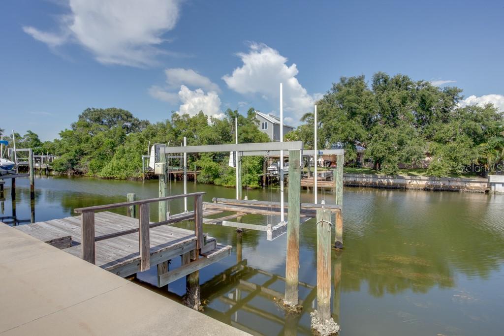 Image 58 of 78 For 4098 Beach Drive Se
