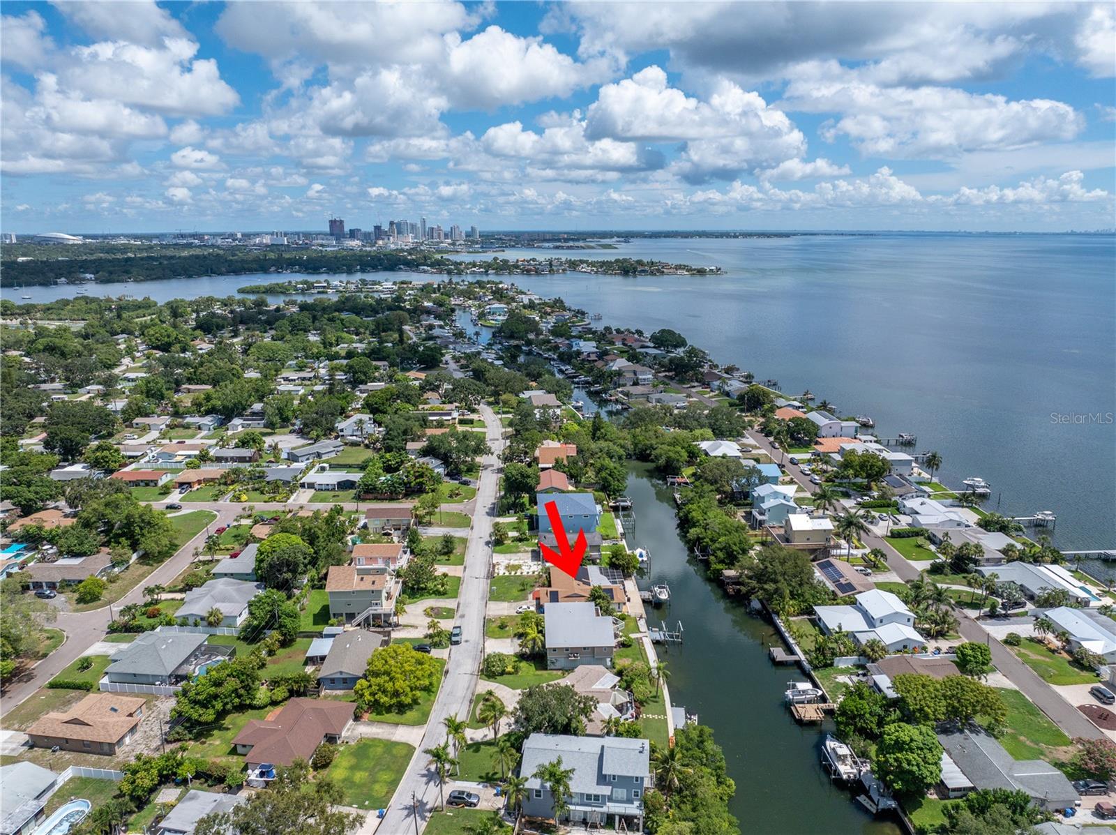 Image 60 of 78 For 4098 Beach Drive Se