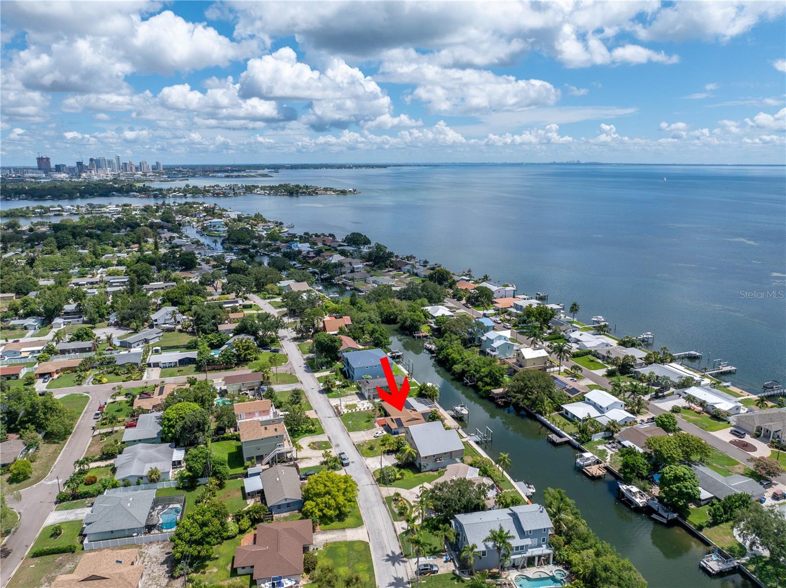 Image 61 of 78 For 4098 Beach Drive Se
