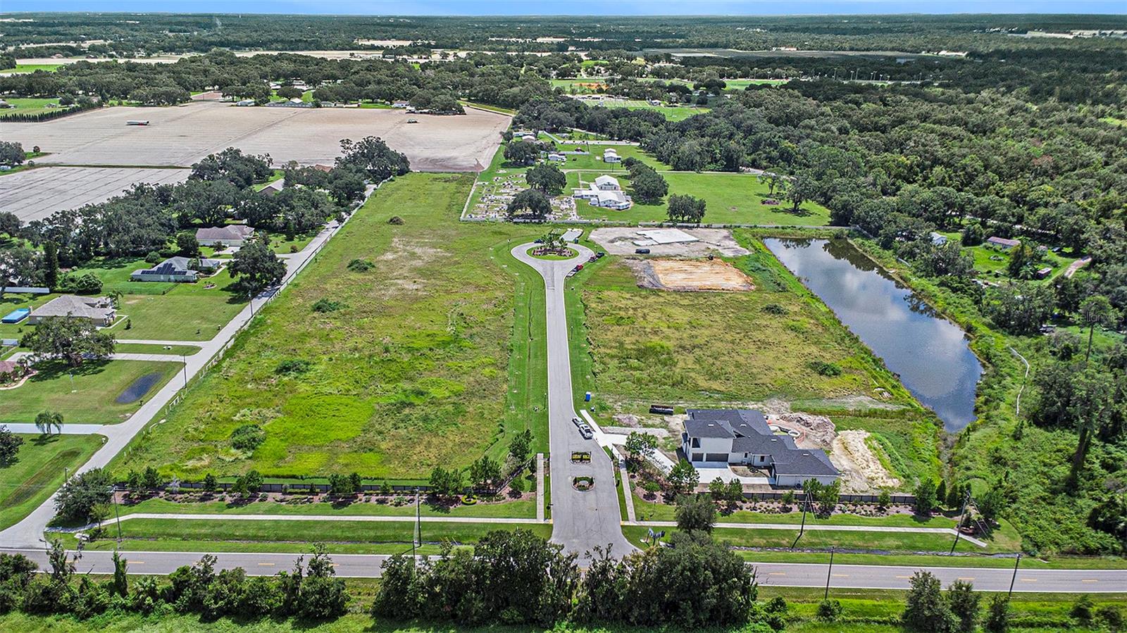 Listing photo id 1 for 14264 Pine Straw Court