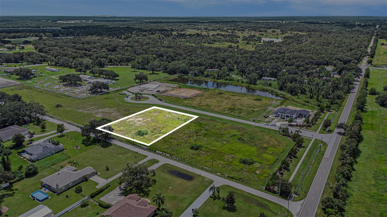 Listing photo id 4 for 14264 Pine Straw Court