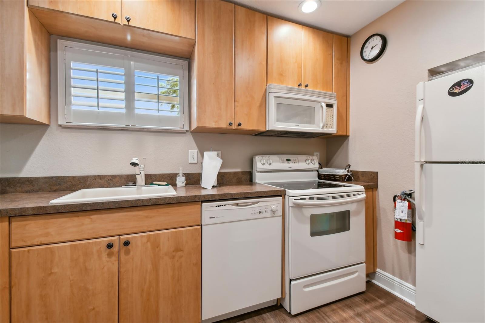 Image 38 of 57 For 960 Starkey Road 2203