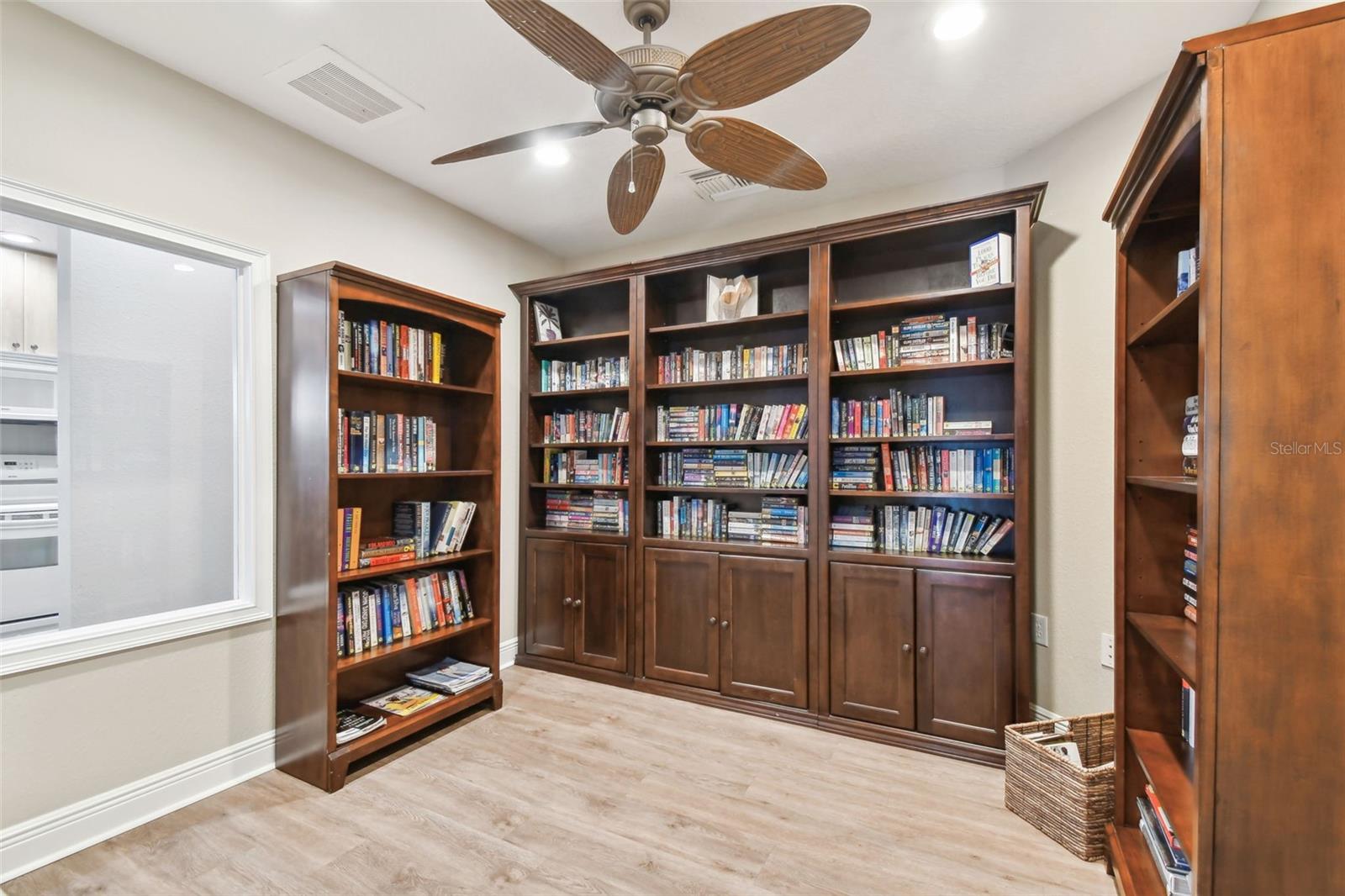 Image 39 of 57 For 960 Starkey Road 2203