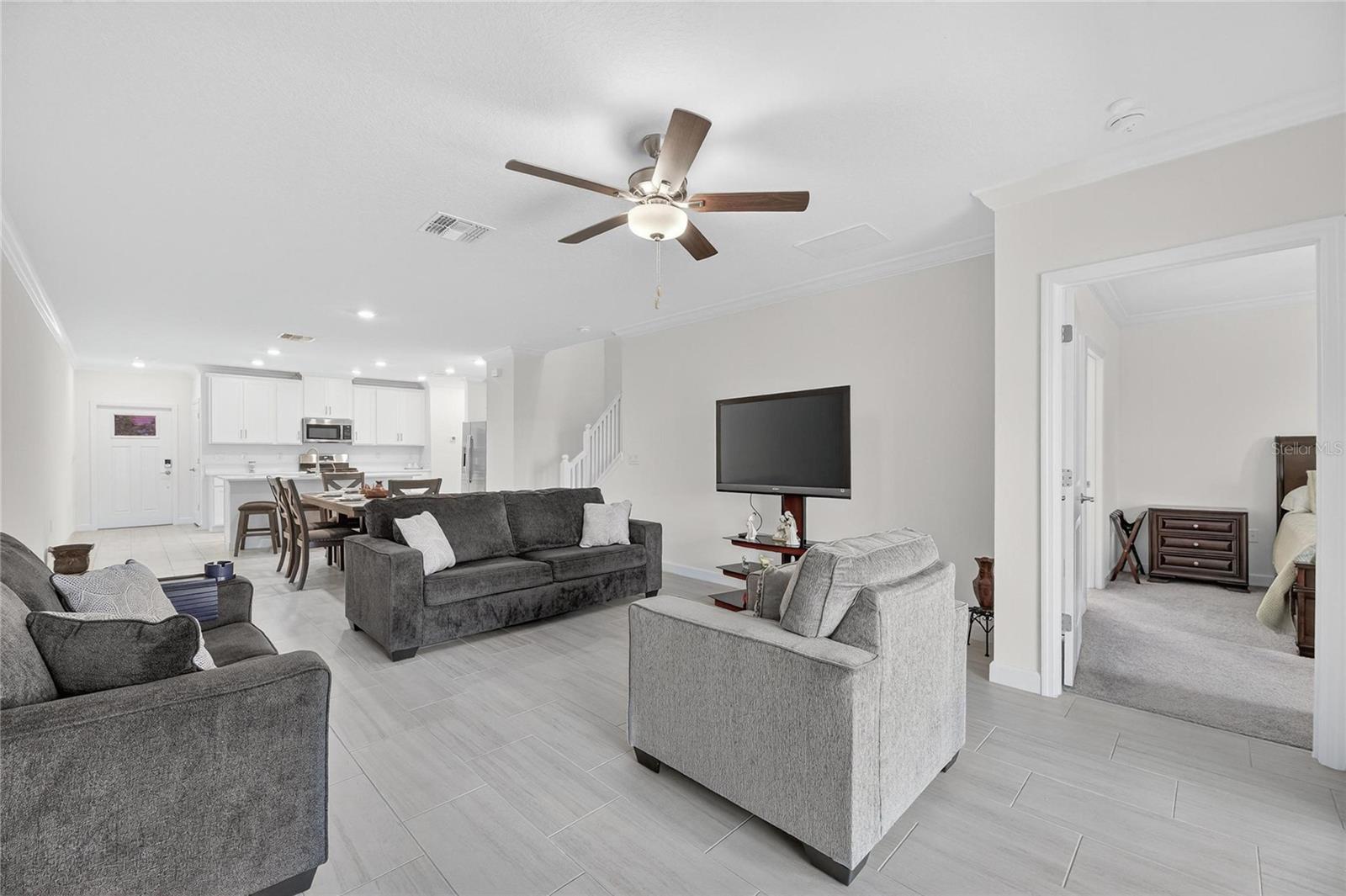 Listing photo id 9 for 17334 Holly Well Avenue
