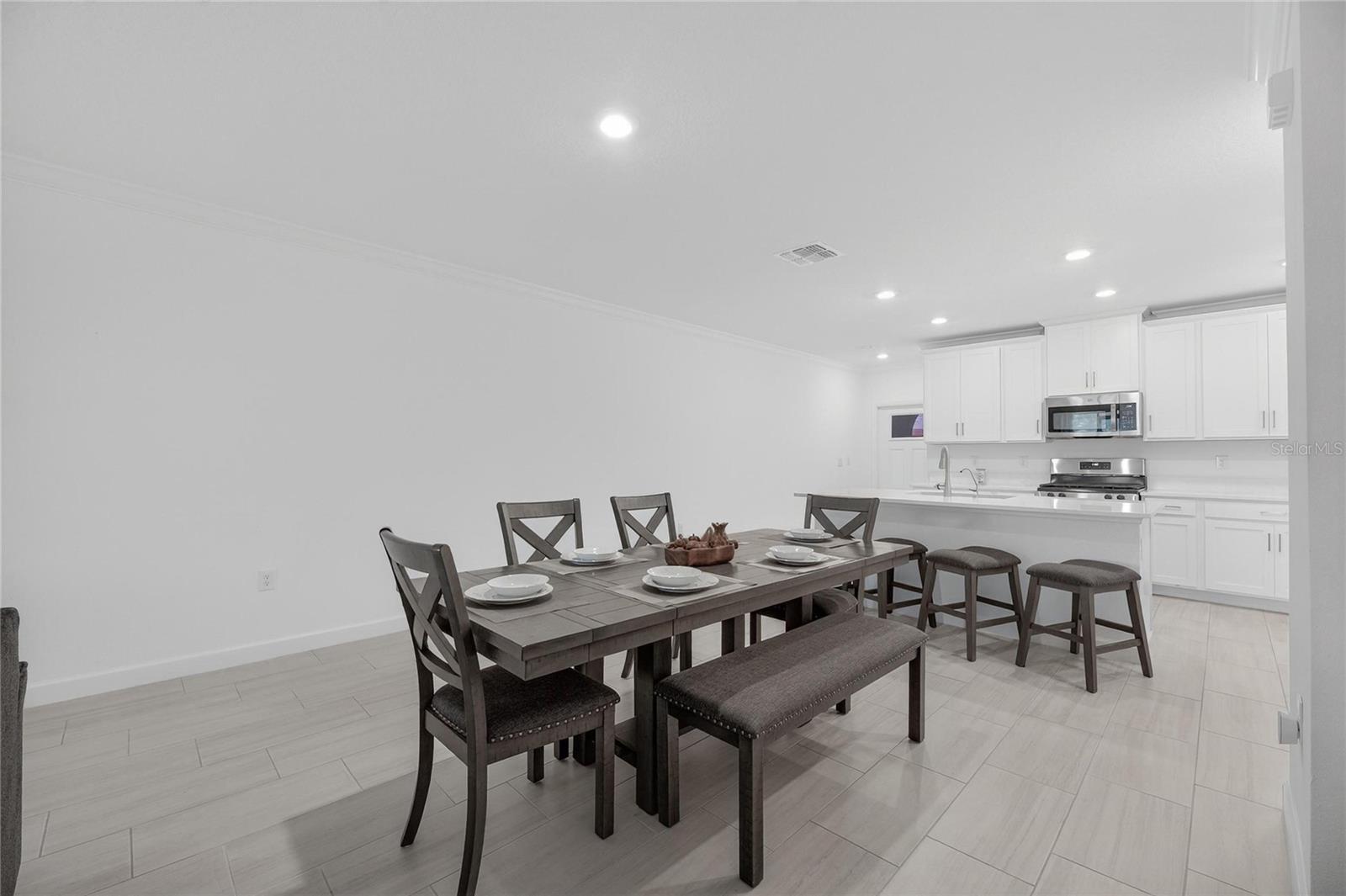 Listing photo id 12 for 17334 Holly Well Avenue