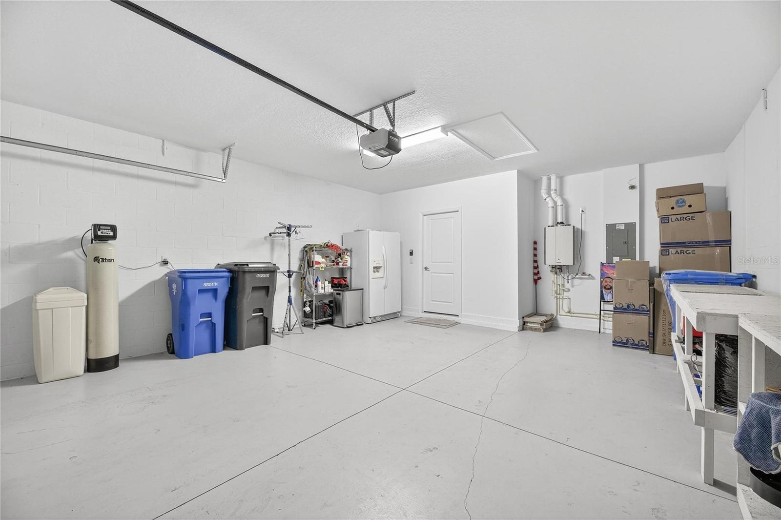 Listing photo id 26 for 17334 Holly Well Avenue