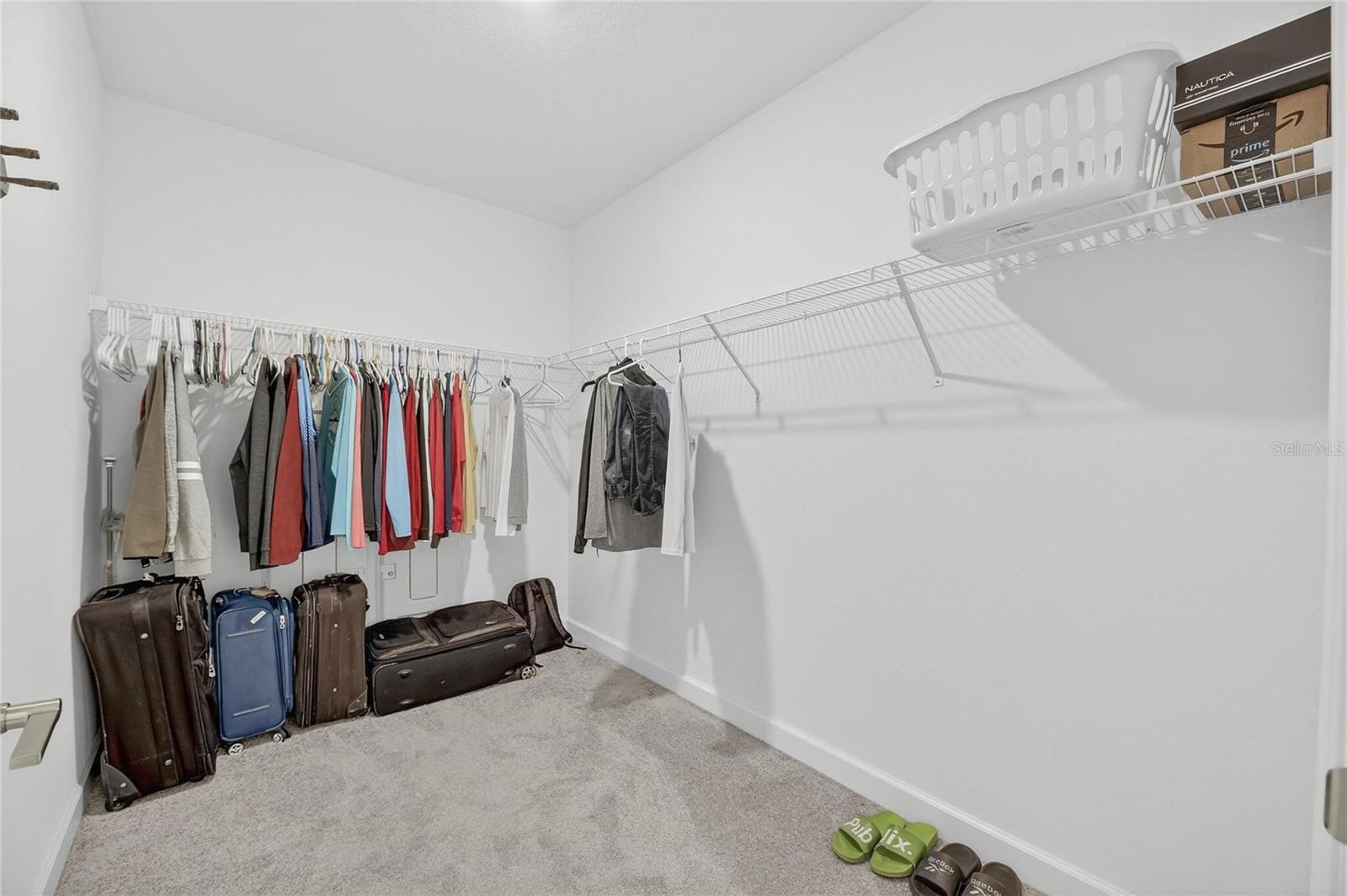 Listing photo id 32 for 17334 Holly Well Avenue