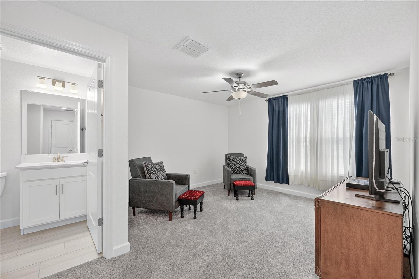 Listing photo id 35 for 17334 Holly Well Avenue