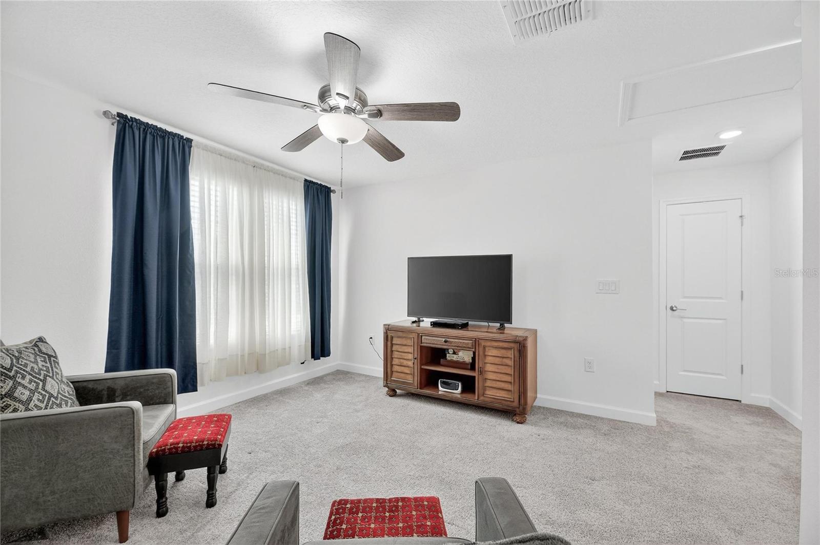 Listing photo id 39 for 17334 Holly Well Avenue