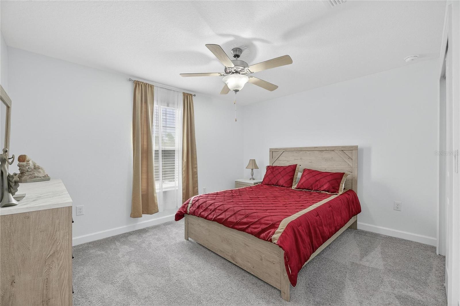 Listing photo id 42 for 17334 Holly Well Avenue