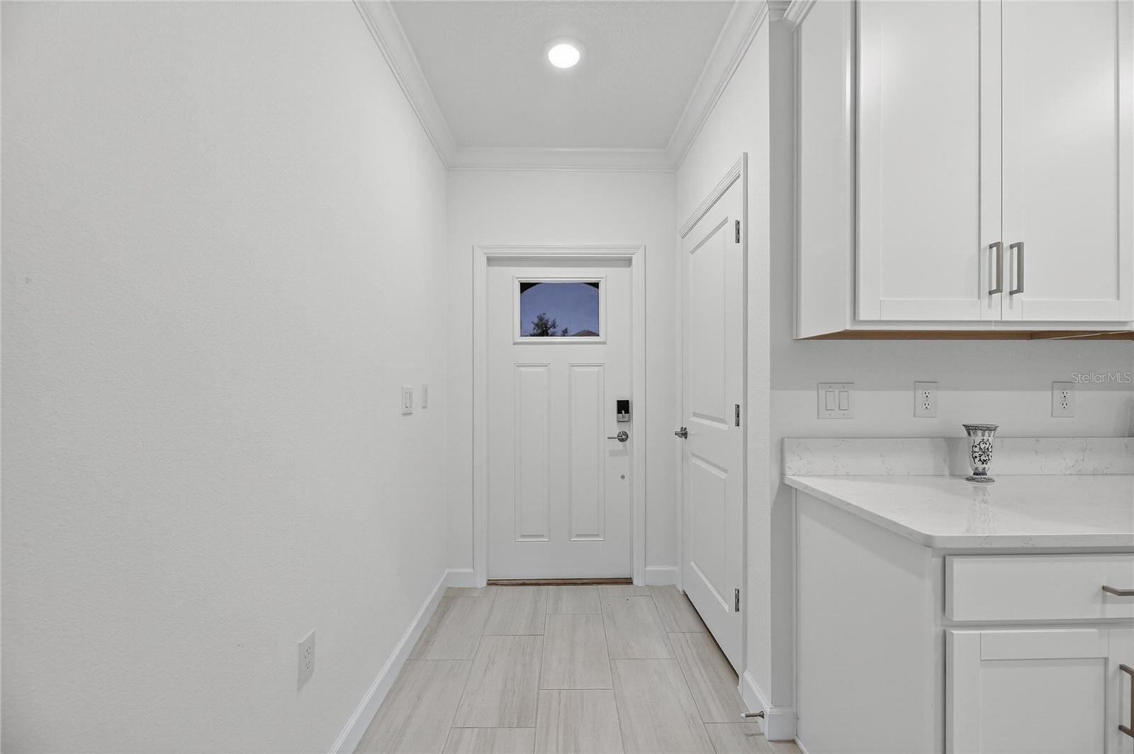 Listing photo id 5 for 17334 Holly Well Avenue