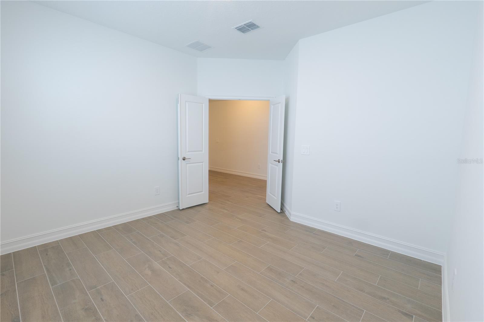 Listing photo id 30 for 18473 Serene Lake Loop