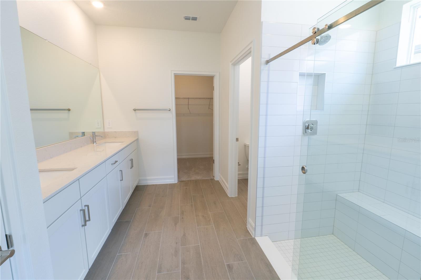 Listing photo id 40 for 18473 Serene Lake Loop