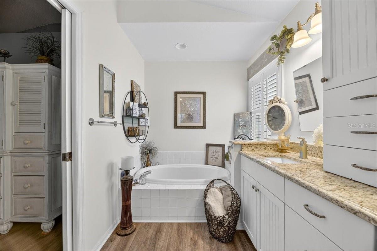 Image 33 of 61 For 1725 Kirtley Drive