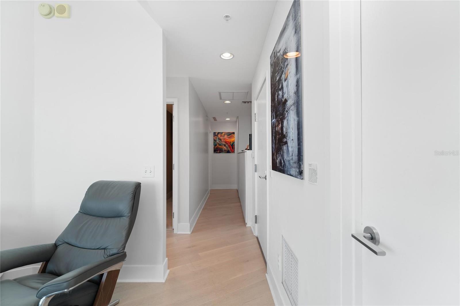 Image 9 of 42 For 175 1st Street S 406