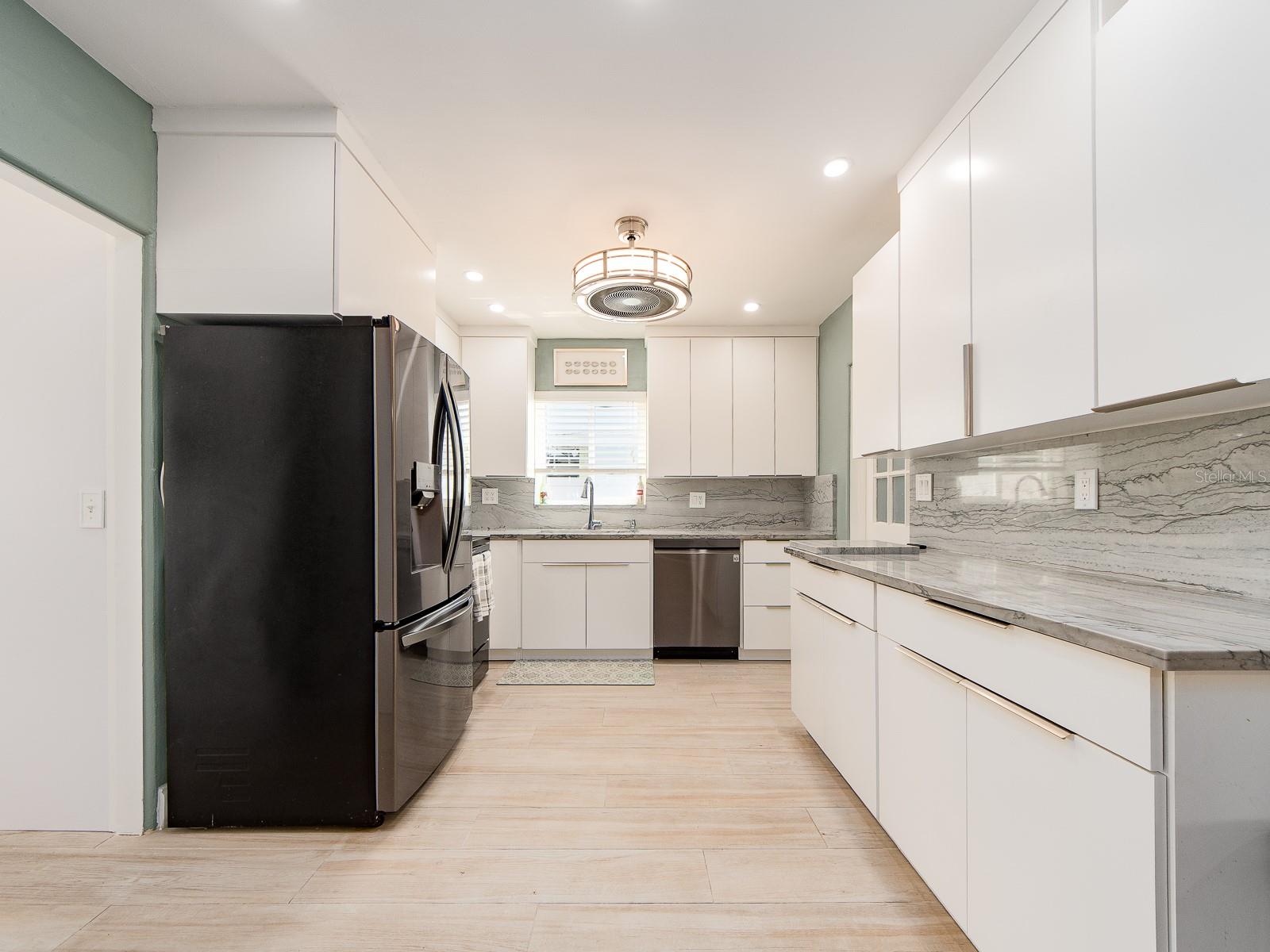 Image 11 of 44 For 10935 105th Avenue