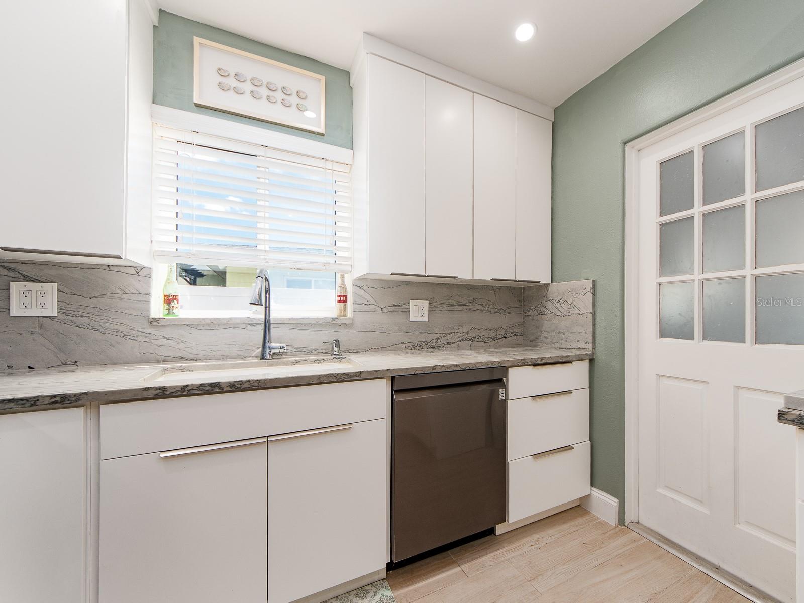 Image 13 of 44 For 10935 105th Avenue