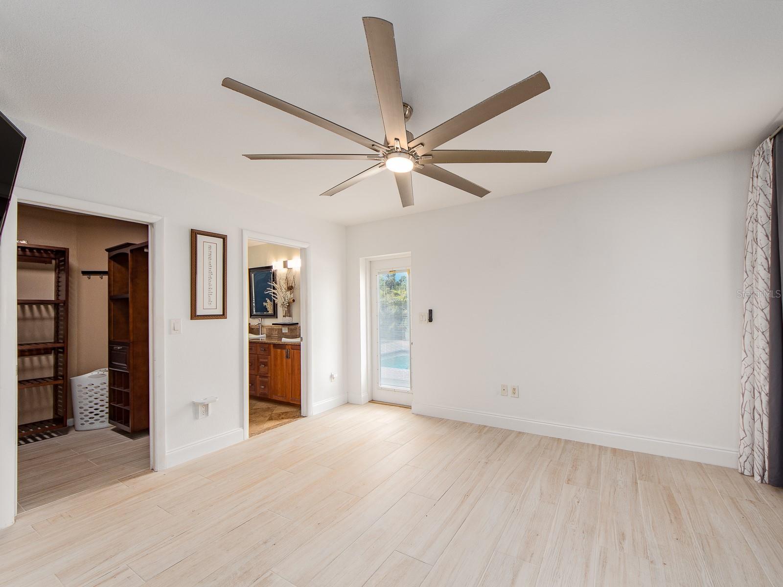 Image 19 of 44 For 10935 105th Avenue