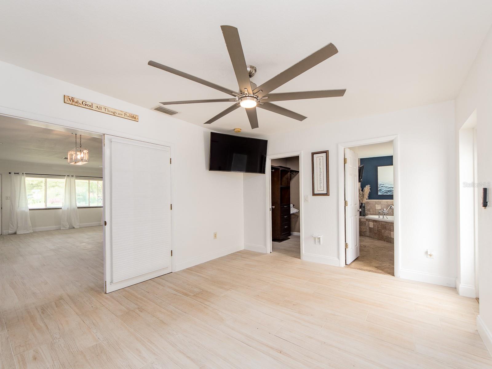 Image 20 of 44 For 10935 105th Avenue
