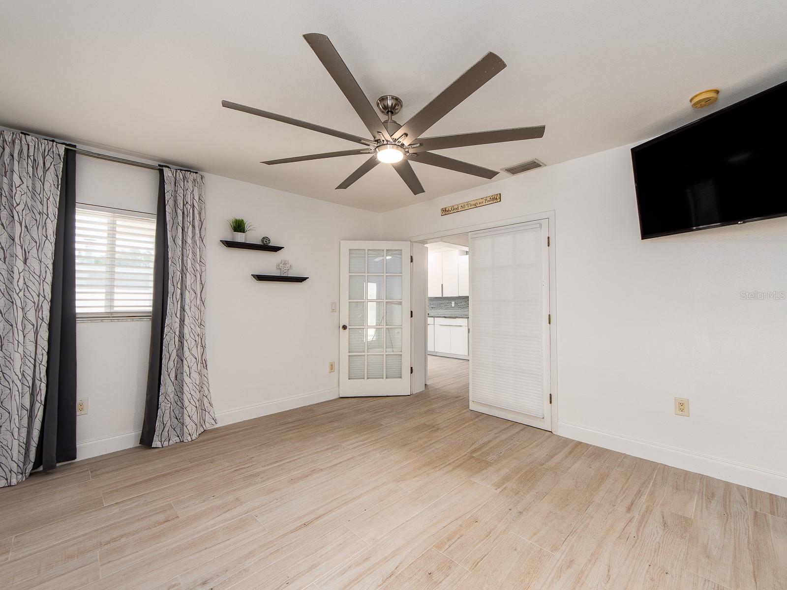 Image 21 of 44 For 10935 105th Avenue