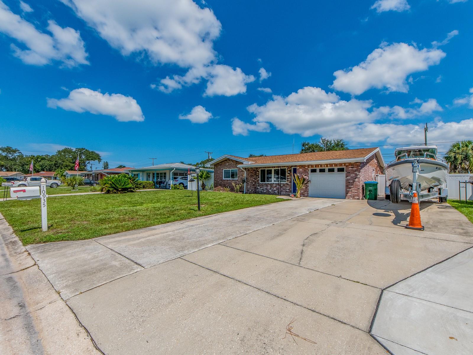 Image 3 of 44 For 10935 105th Avenue