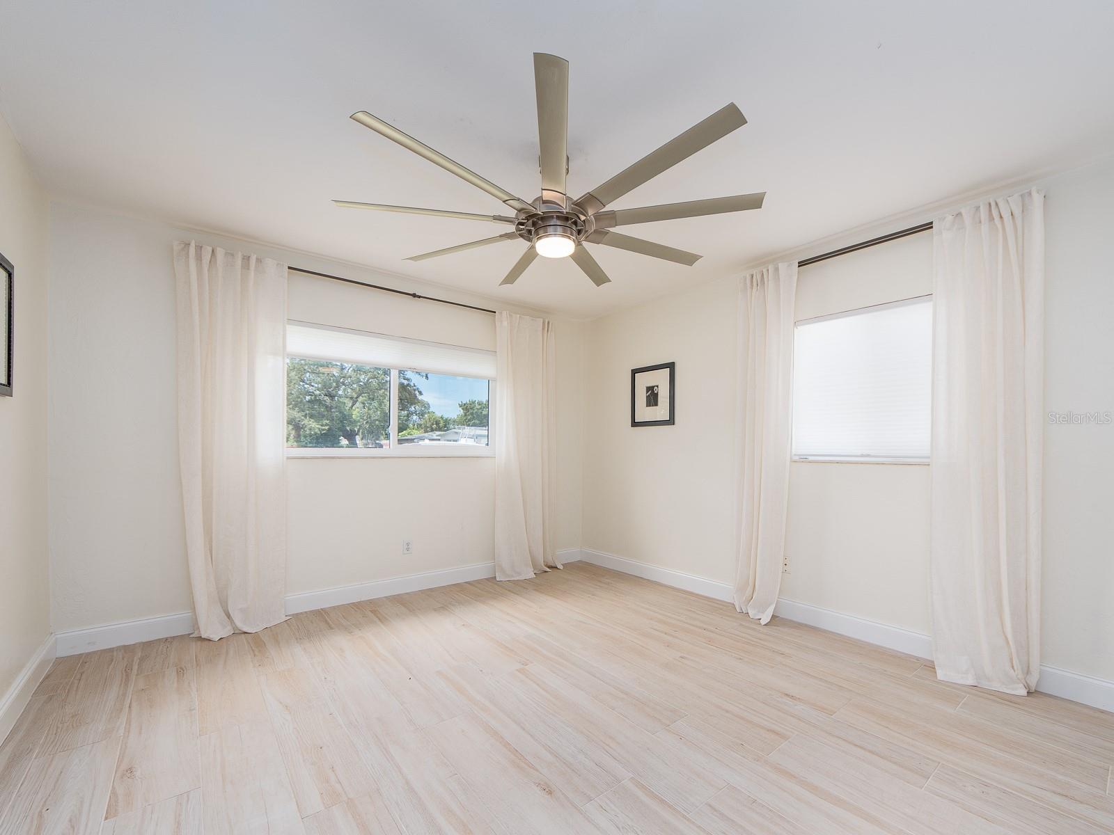 Image 33 of 44 For 10935 105th Avenue