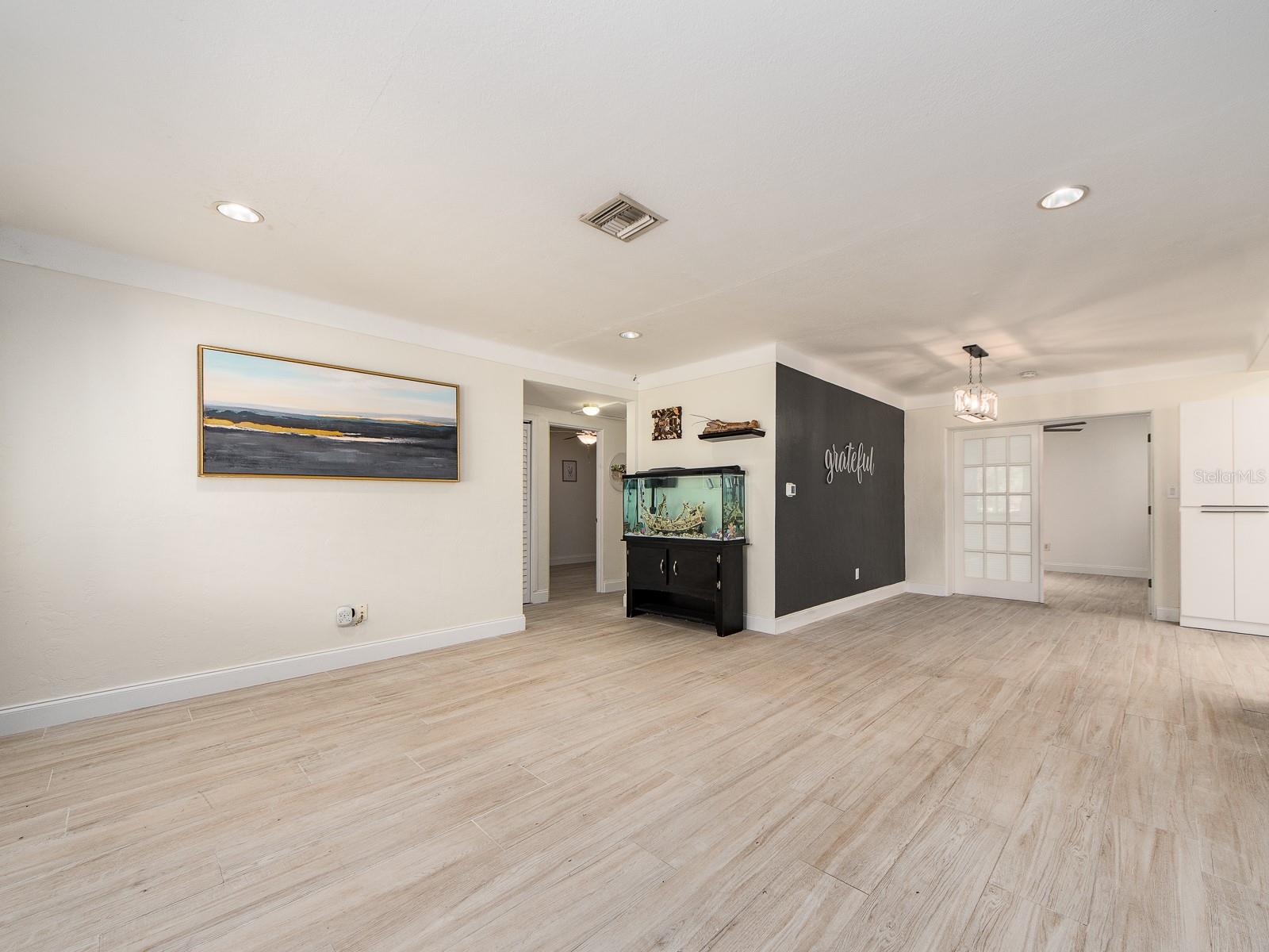 Image 6 of 44 For 10935 105th Avenue