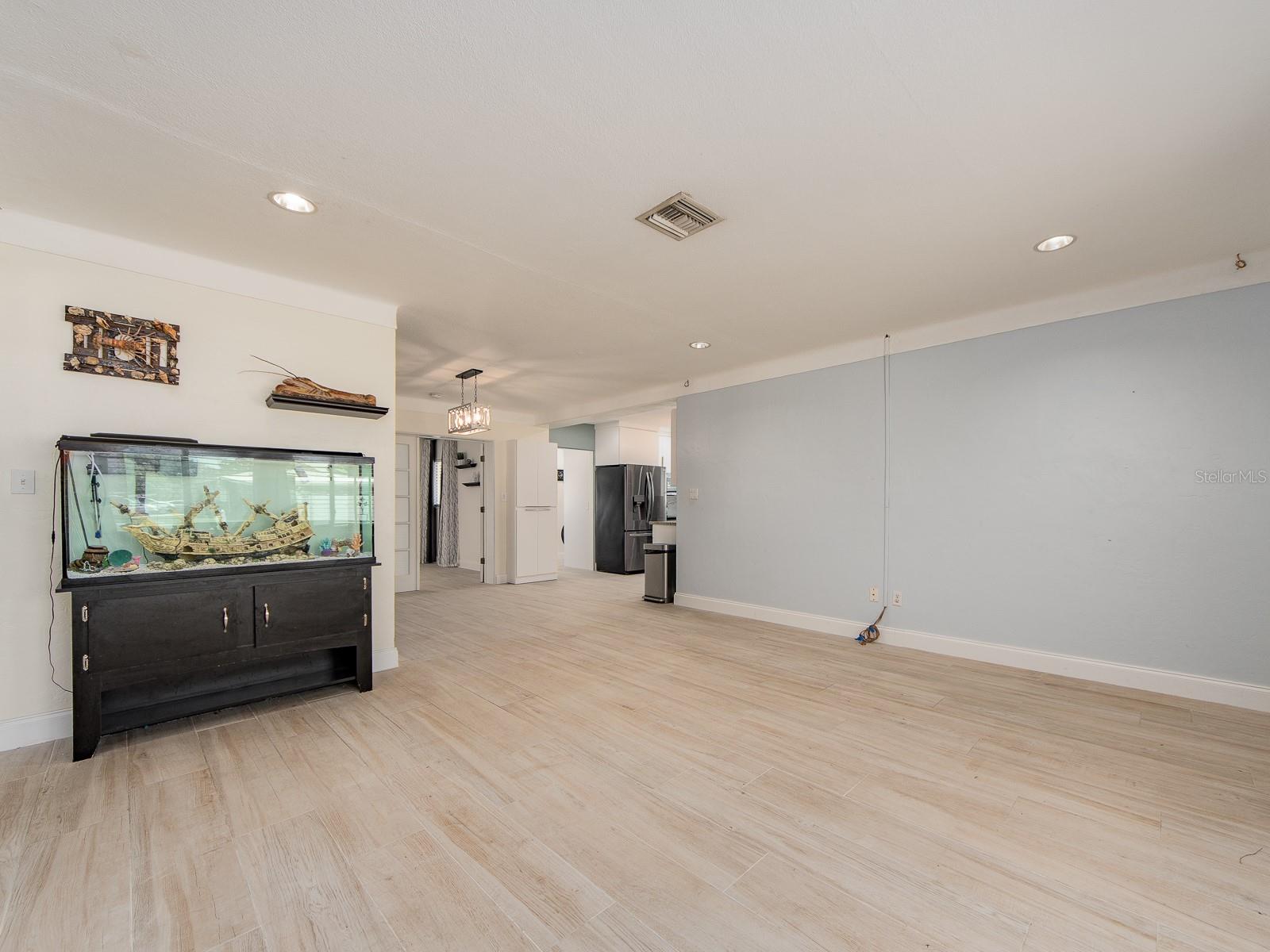 Image 7 of 44 For 10935 105th Avenue