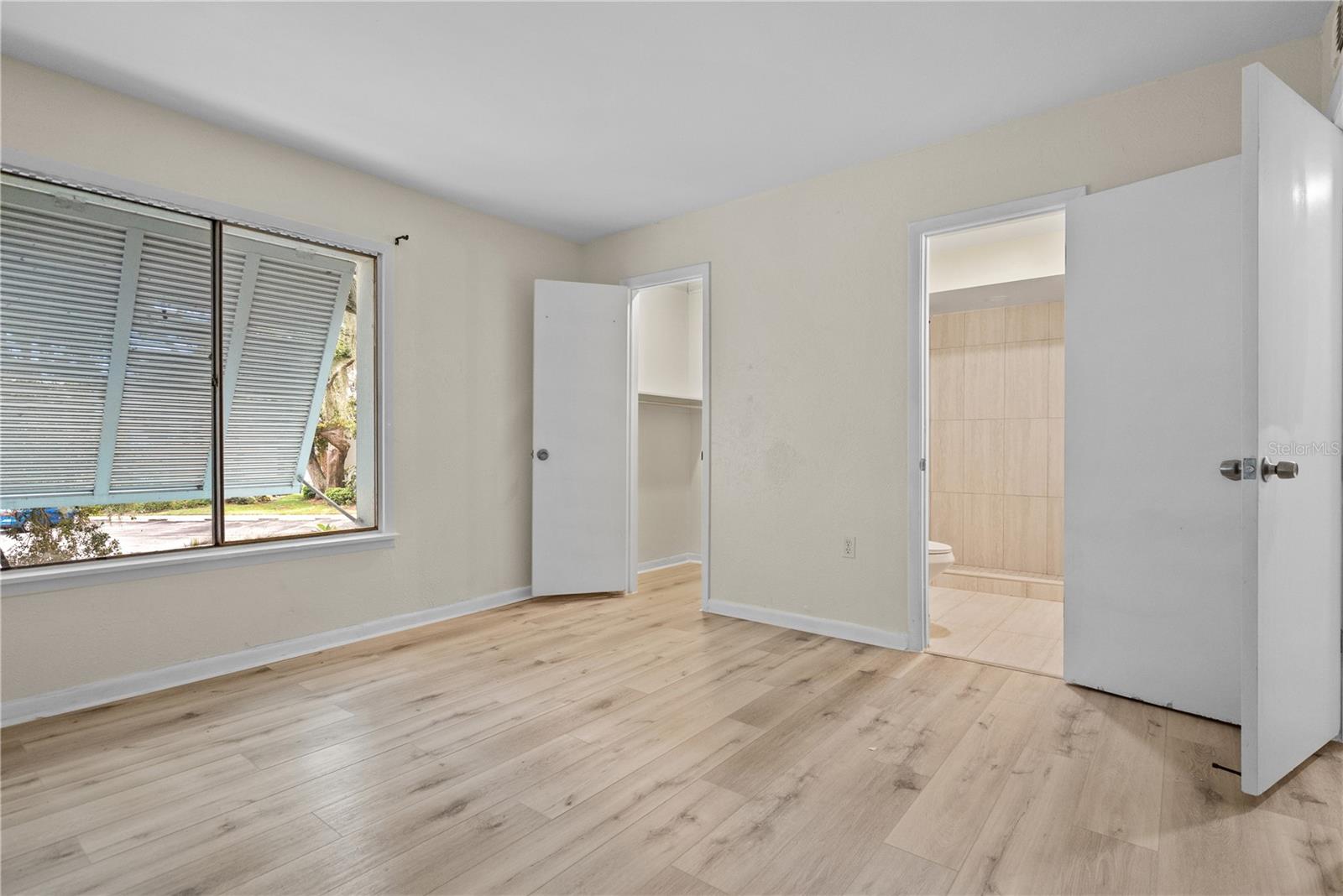 Image 12 of 27 For 3775 40th Lane S L