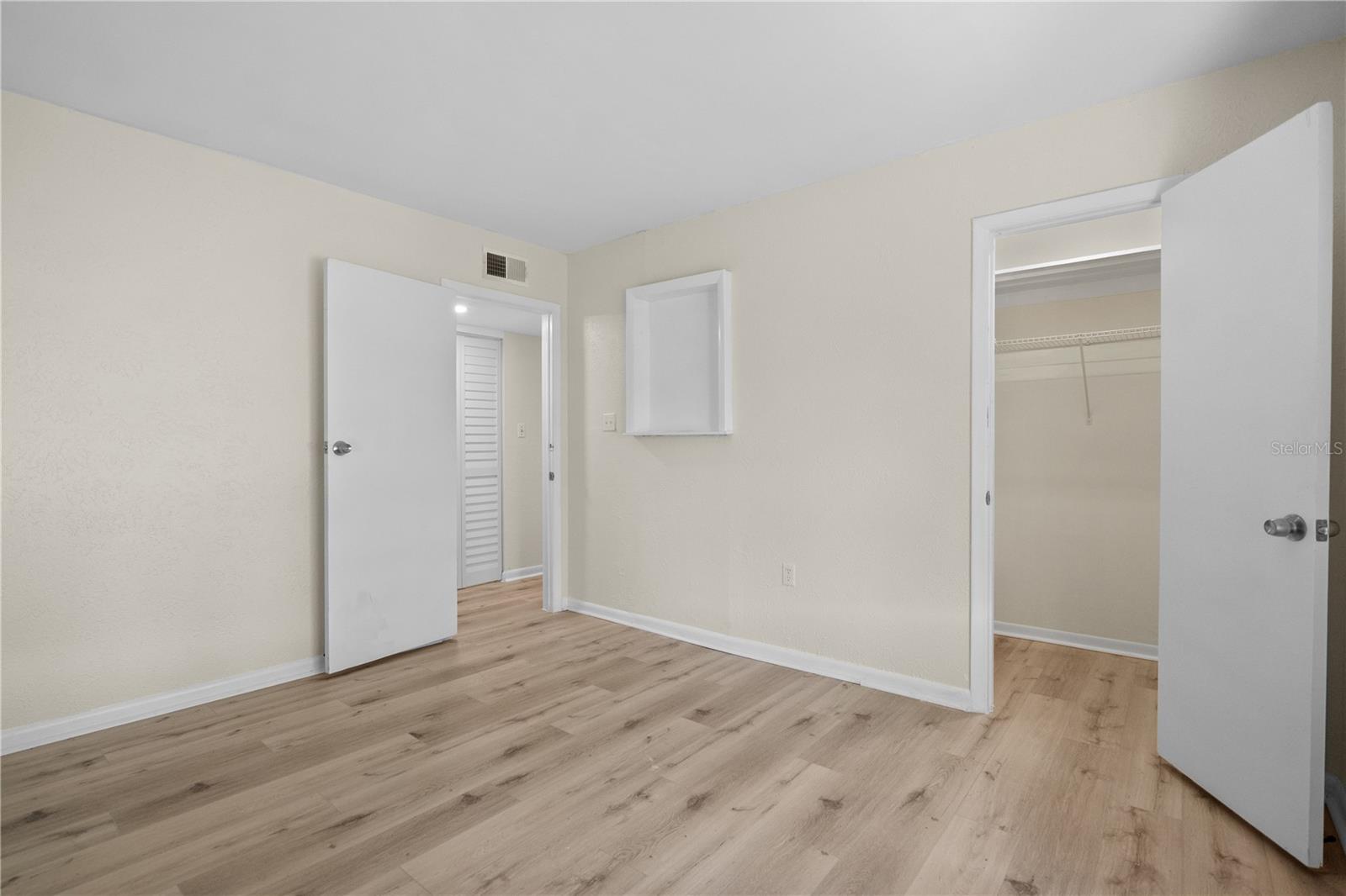 Image 16 of 27 For 3775 40th Lane S L