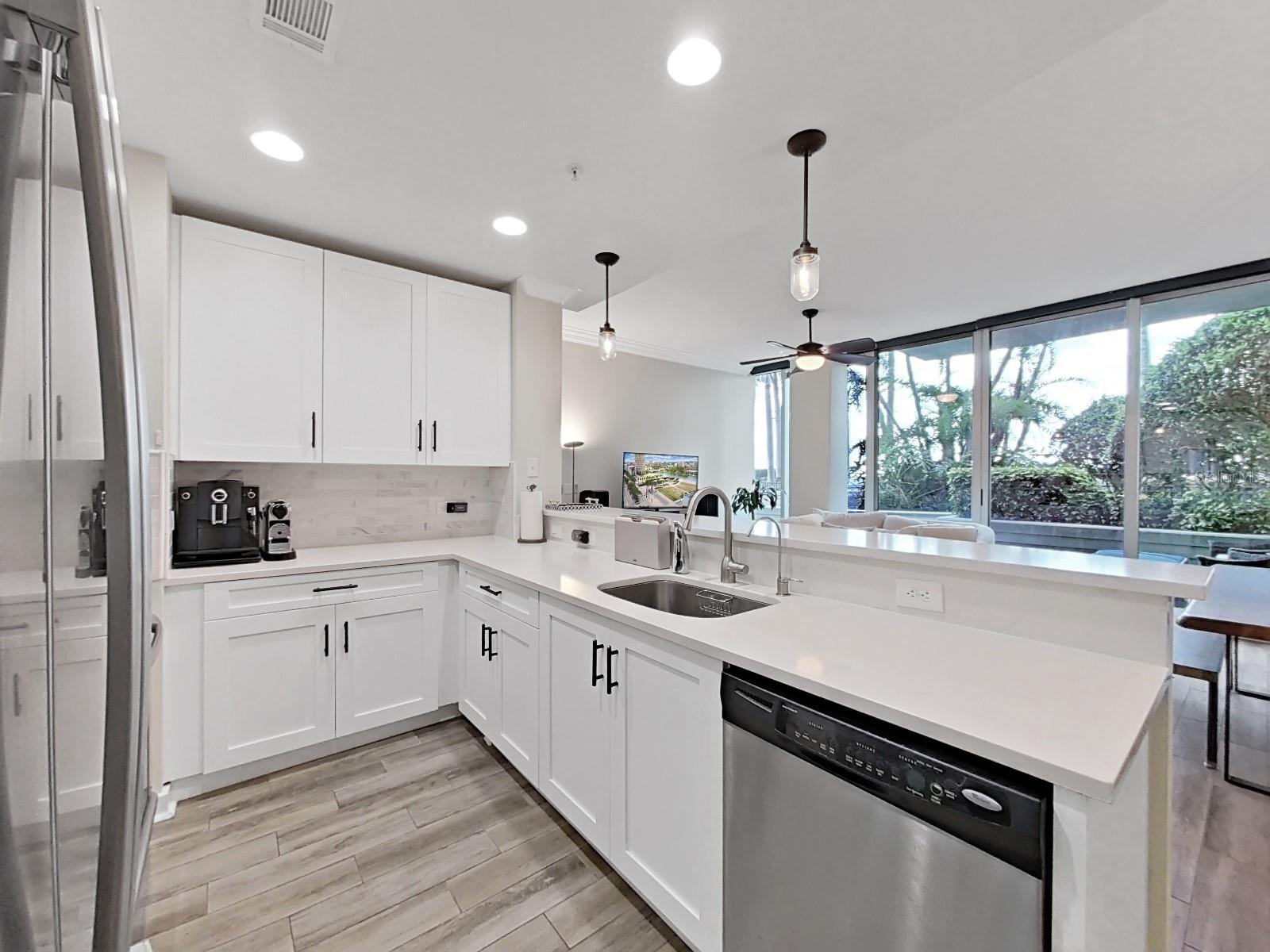 Image 7 of 47 For 777 Ashley Drive 807