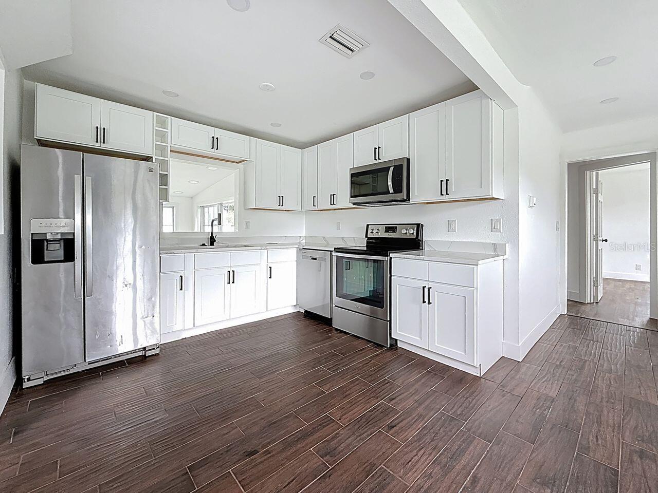 Image 13 of 39 For 2122 52nd Avenue N