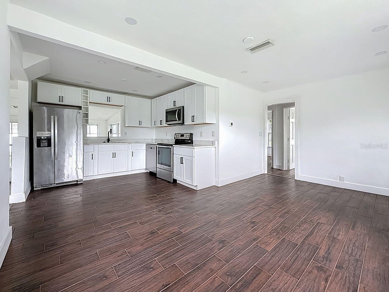 Image 14 of 39 For 2122 52nd Avenue N