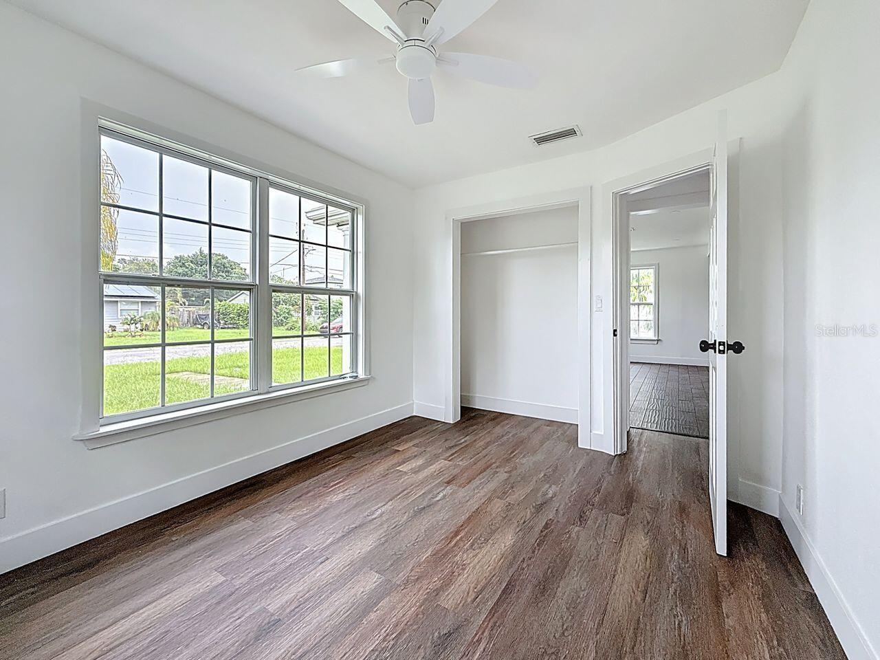 Image 17 of 39 For 2122 52nd Avenue N