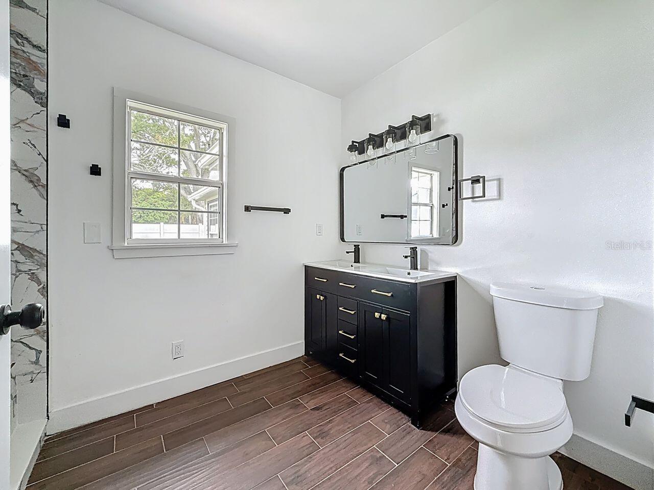 Image 22 of 39 For 2122 52nd Avenue N
