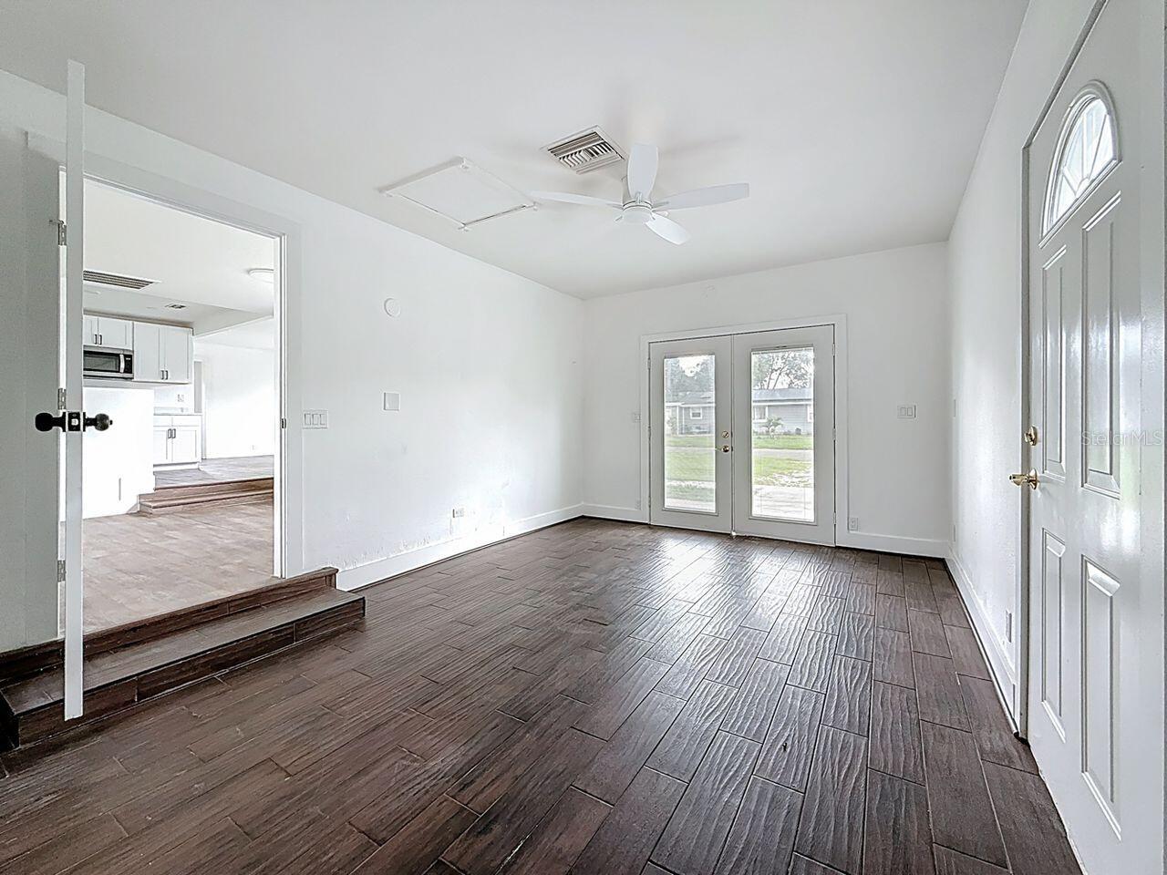 Image 24 of 39 For 2122 52nd Avenue N