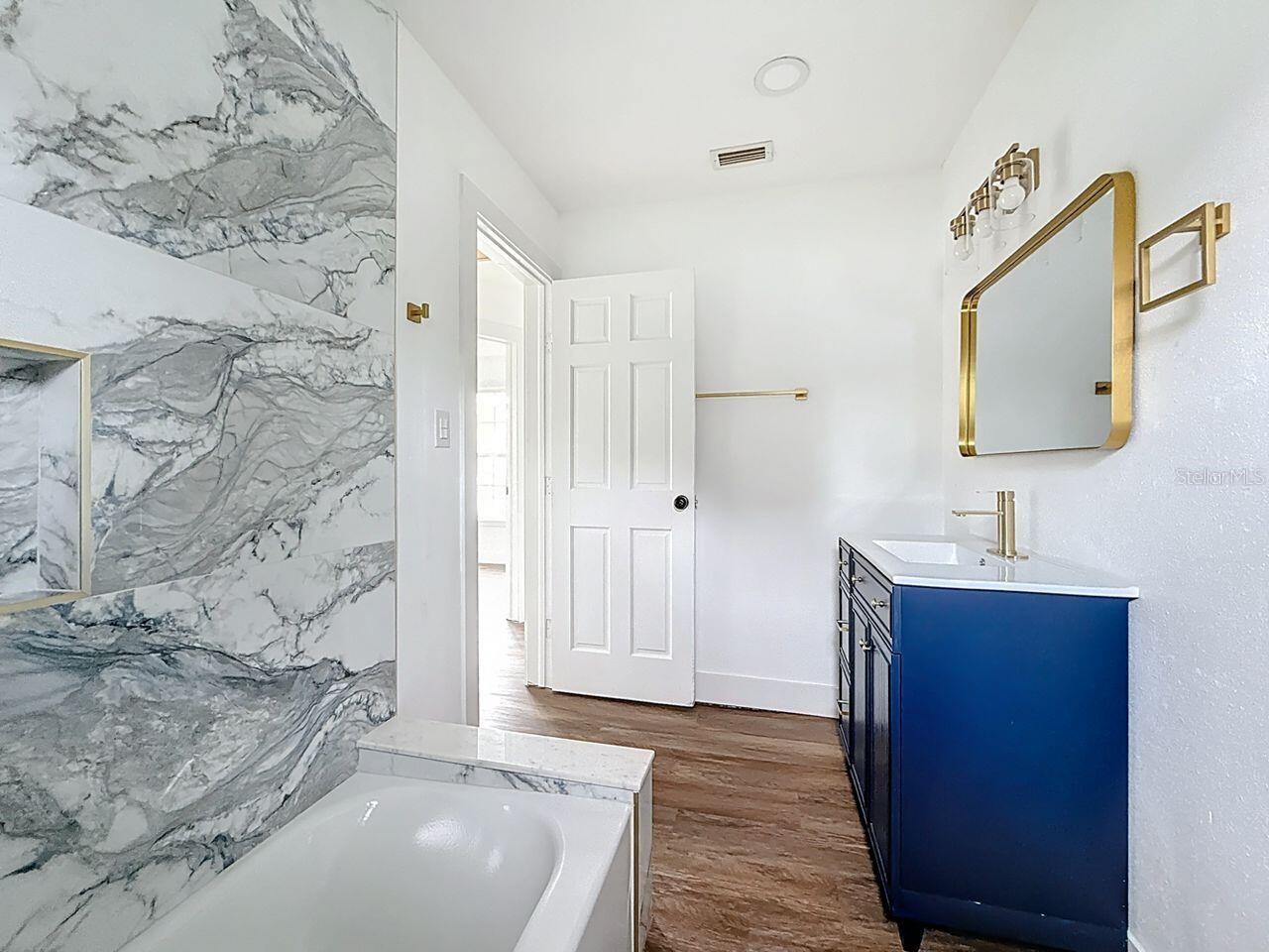 Image 25 of 39 For 2122 52nd Avenue N