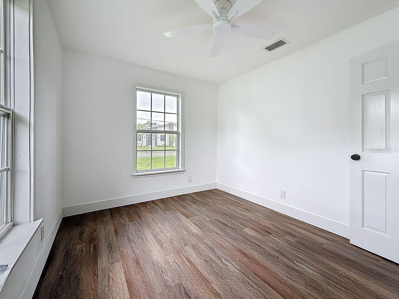 Image 30 of 39 For 2122 52nd Avenue N
