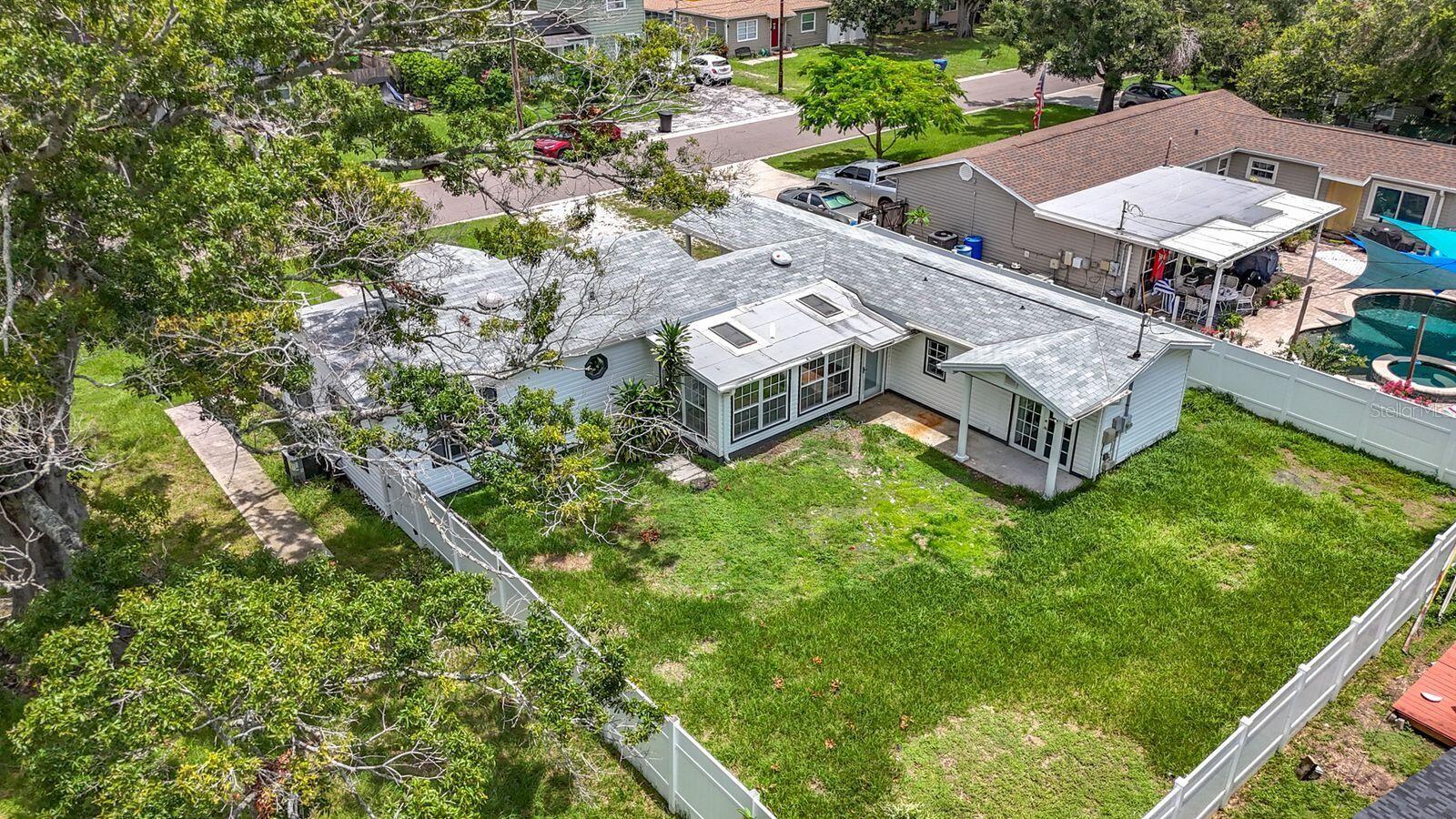 Image 4 of 39 For 2122 52nd Avenue N