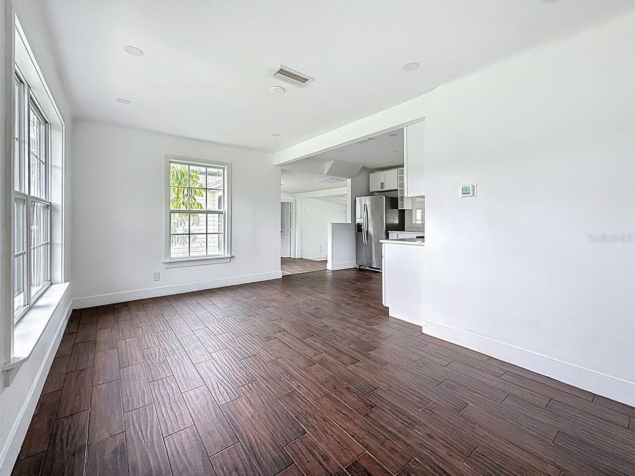 Image 8 of 39 For 2122 52nd Avenue N