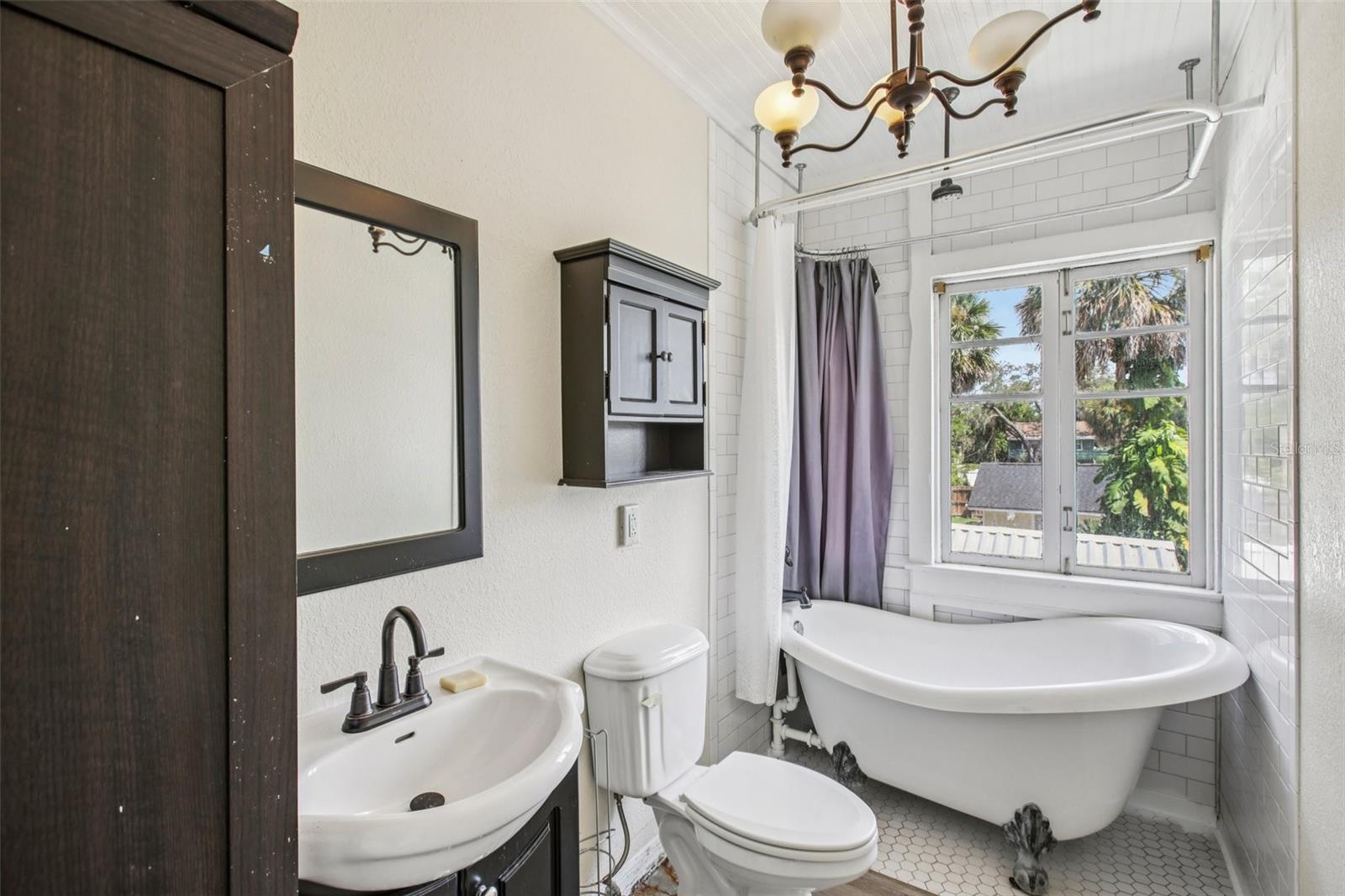 Image 19 of 33 For 321 Orange Street
