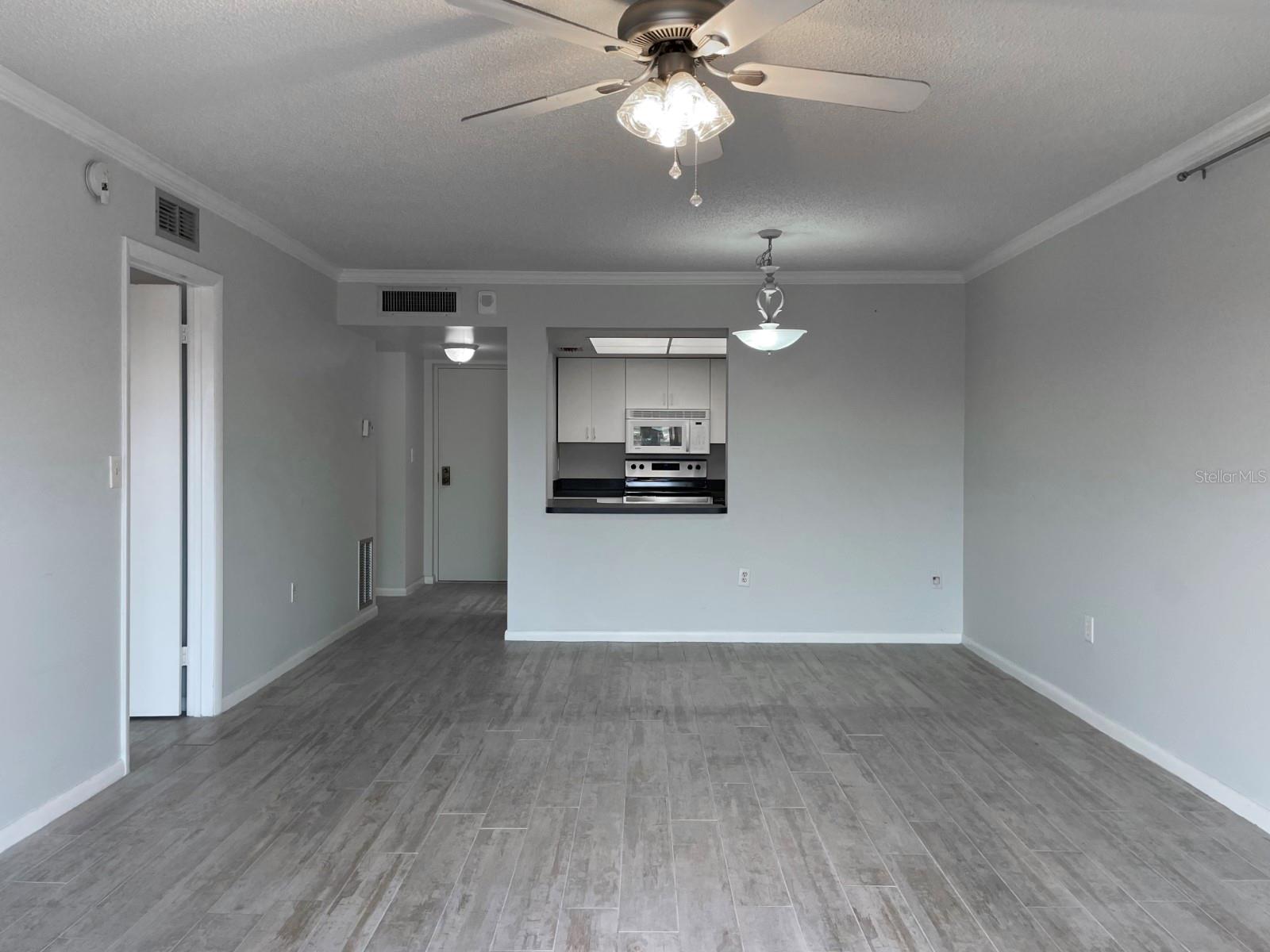 Image 10 of 21 For 4900 Brittany Drive S 509