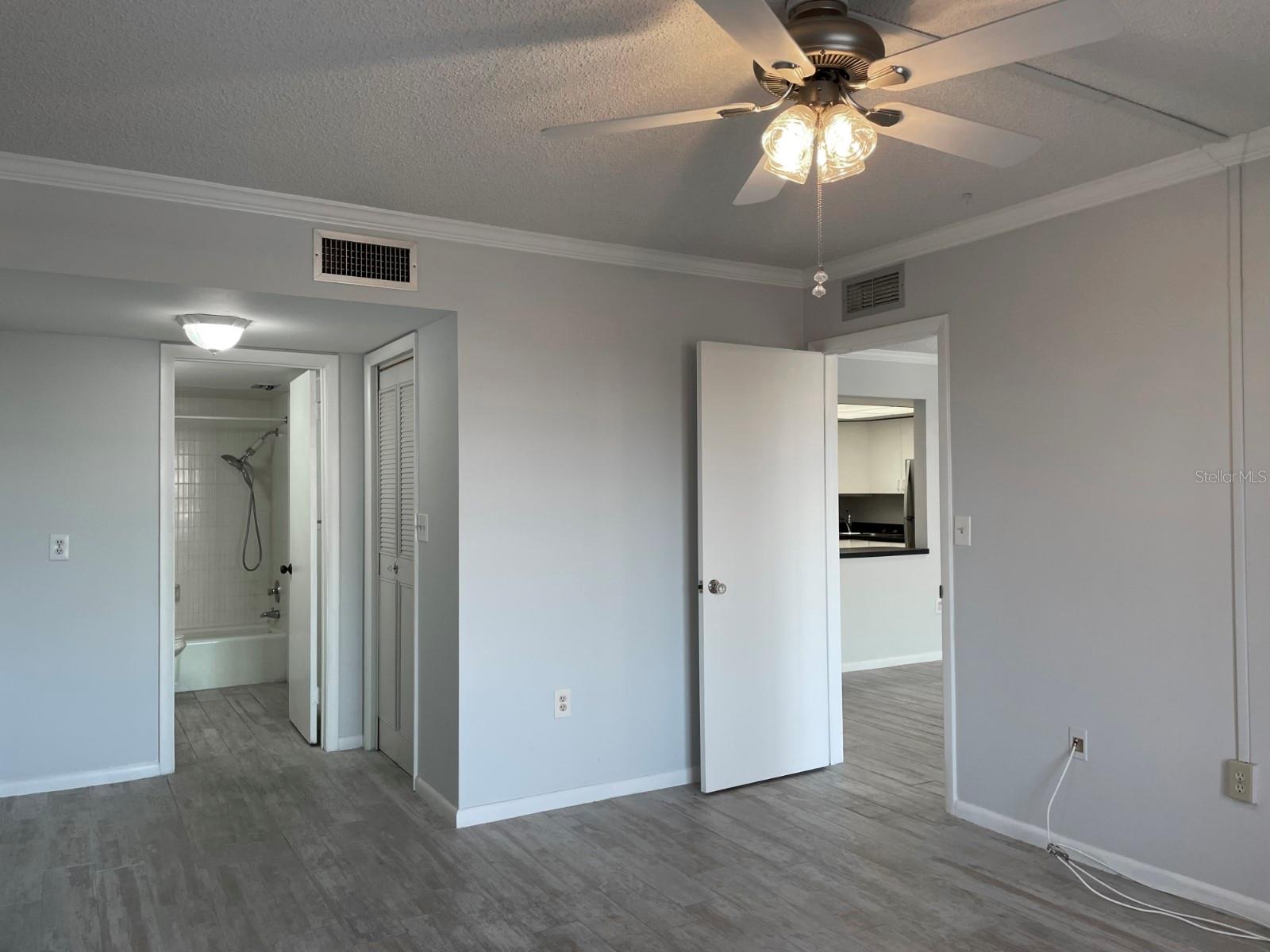 Image 6 of 21 For 4900 Brittany Drive S 509