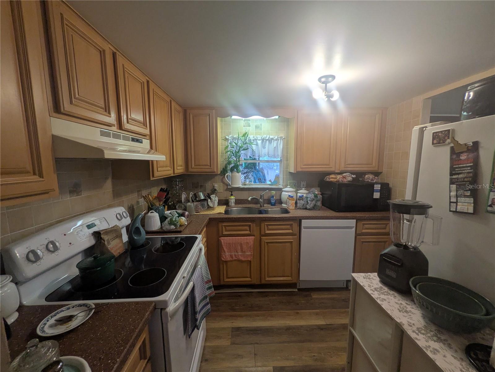 Image 11 of 30 For 9722 Ray Street