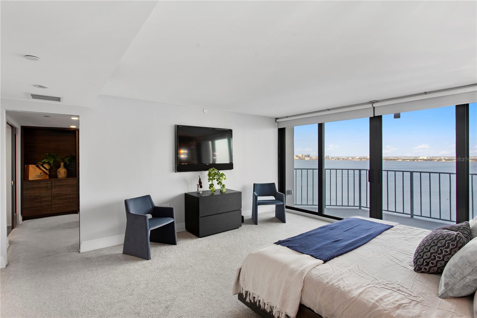 Image 18 of 79 For 3301 Bayshore Boulevard 2207b