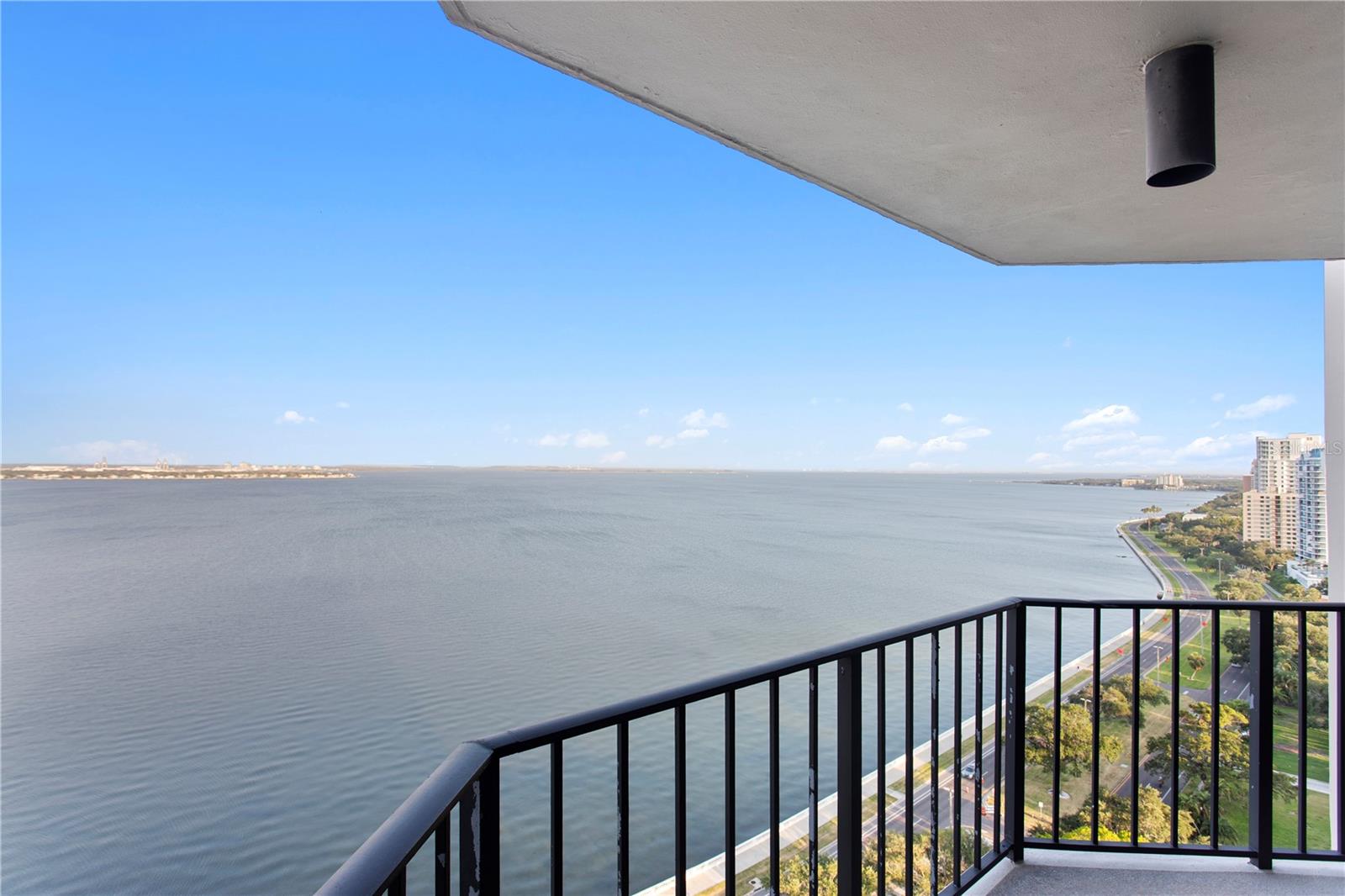 Image 23 of 79 For 3301 Bayshore Boulevard 2207b