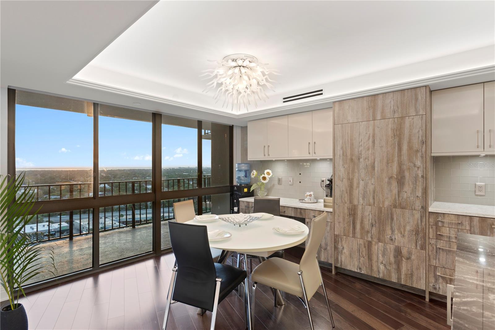 Image 33 of 79 For 3301 Bayshore Boulevard 2207b