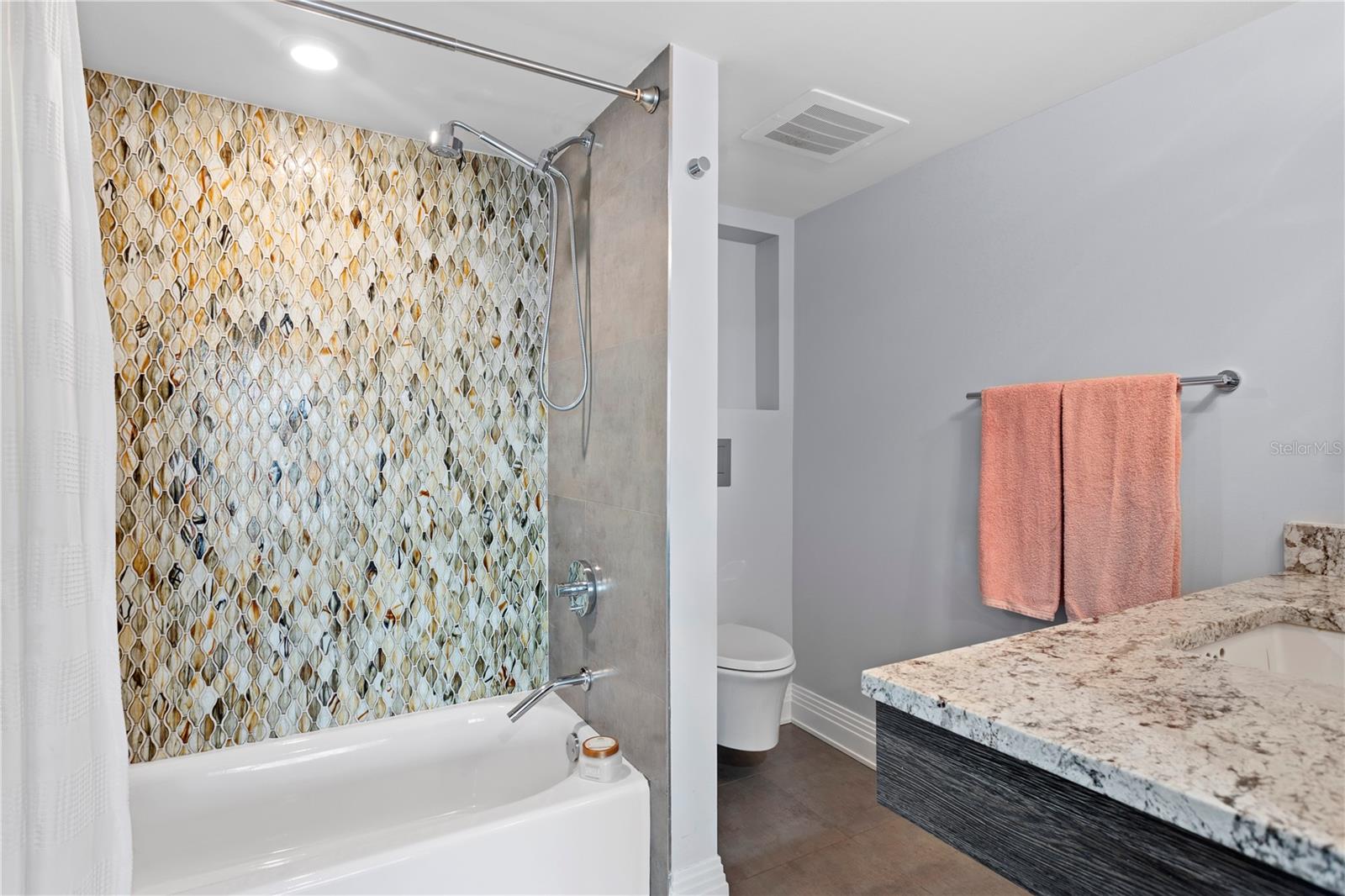 Image 46 of 79 For 3301 Bayshore Boulevard 2207b