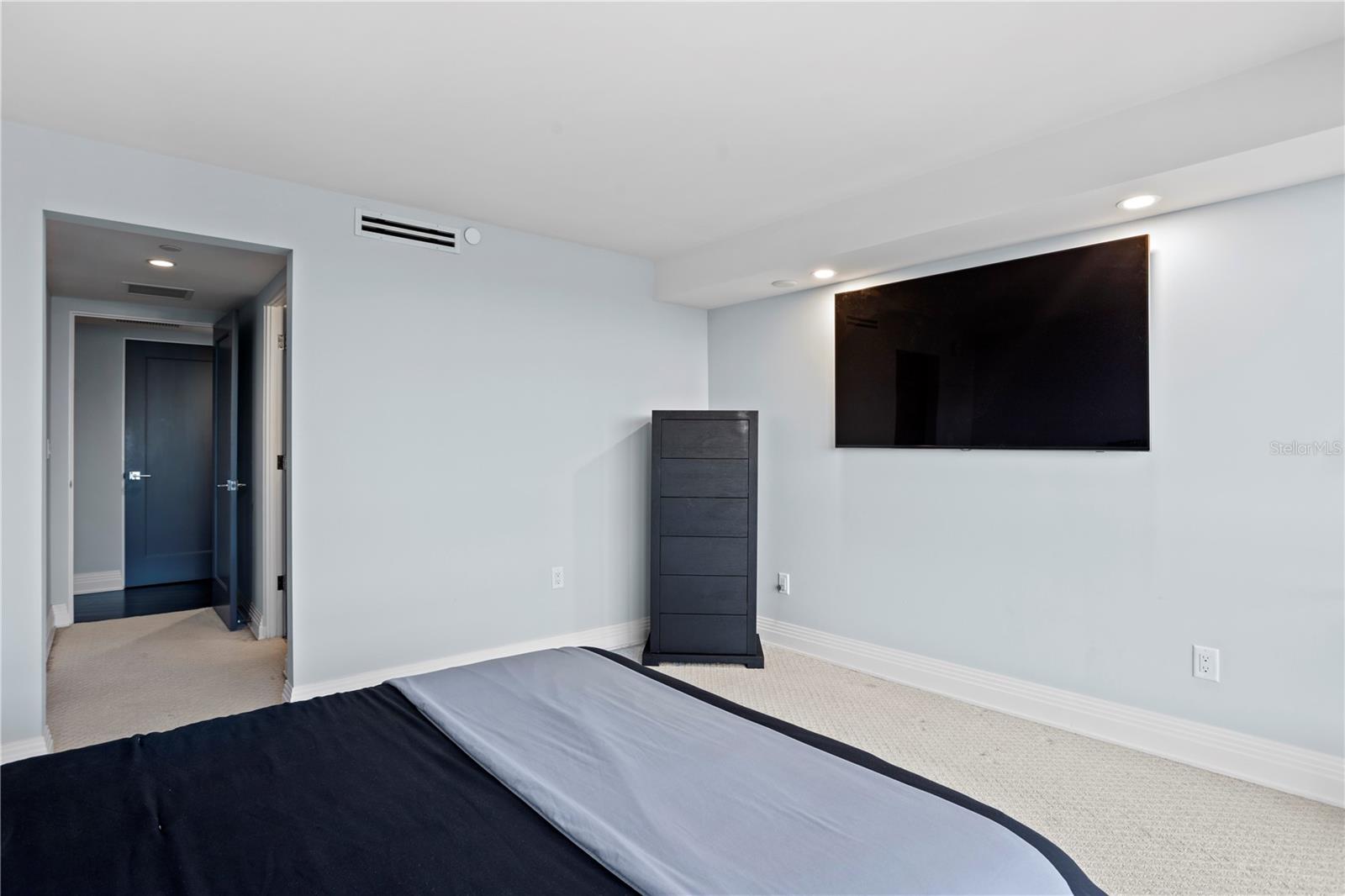Image 56 of 79 For 3301 Bayshore Boulevard 2207b