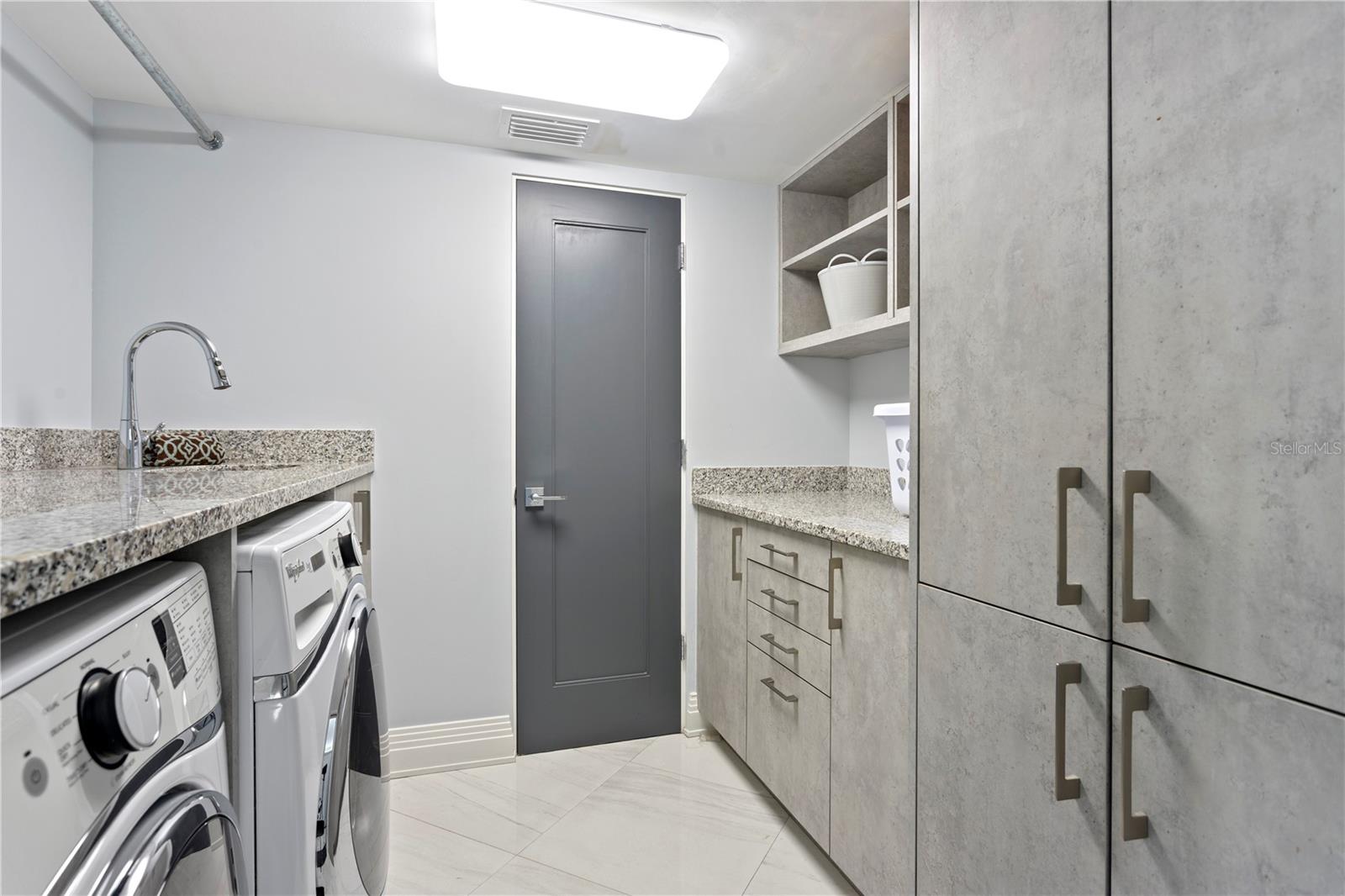 Image 59 of 79 For 3301 Bayshore Boulevard 2207b